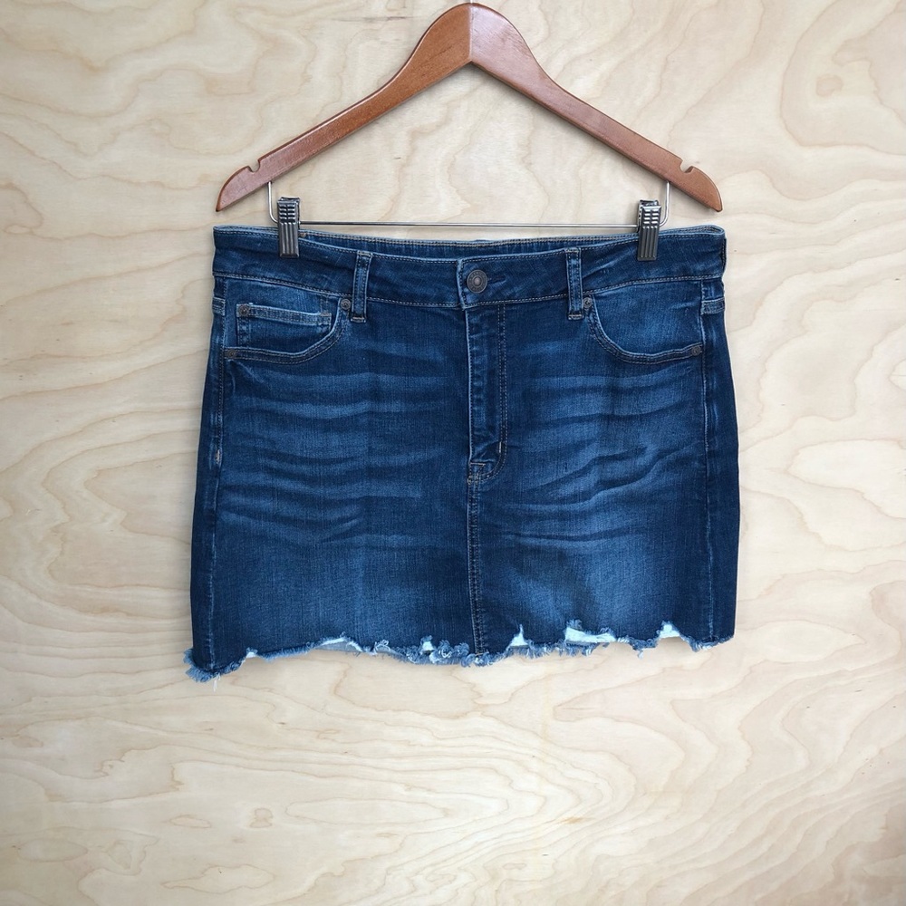 American Eagle High Rise Miniskirt Blue Frayed Hem Cotton Blend Women Size 16.